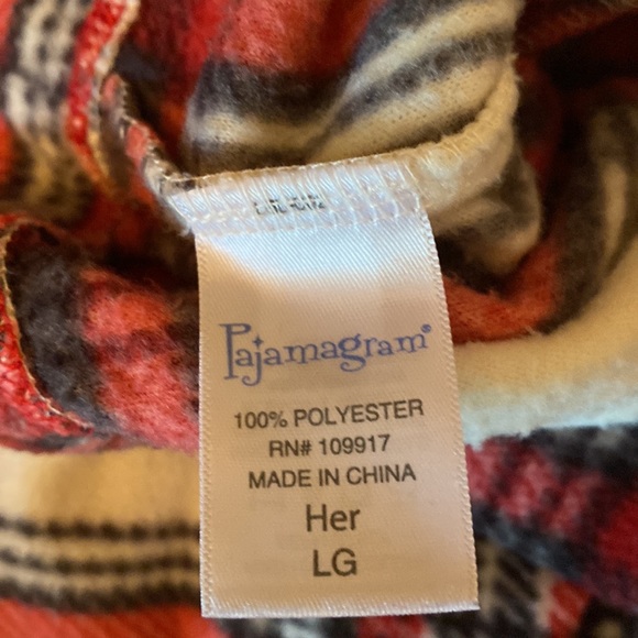 Pajamagram sz LG Her pajamas festive and warm. Like new red/plaid - Picture 6 of 6